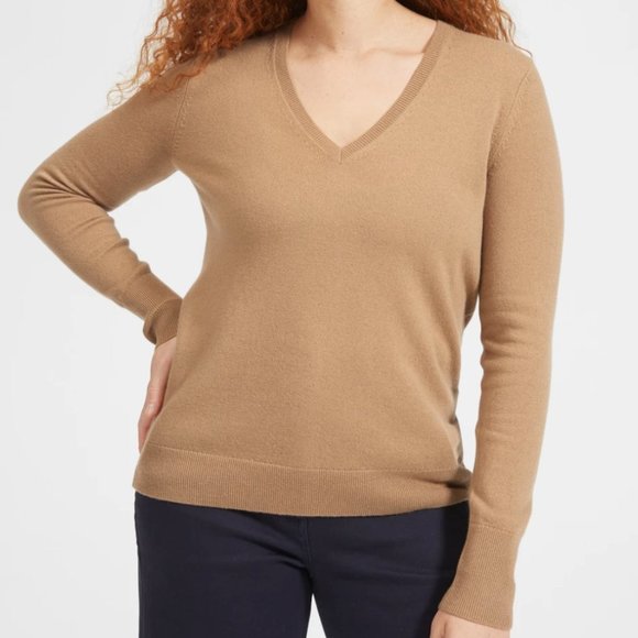 Everlane Sweaters - Everlane Cashmere Camel V-Neck Sweater NWT